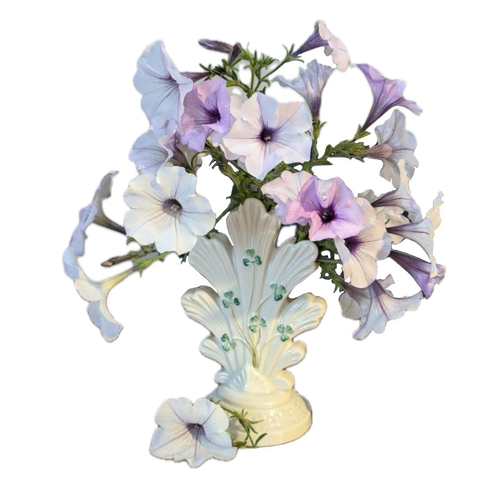 Vintage belleek ireland porcelain 3 opening shamrock vase